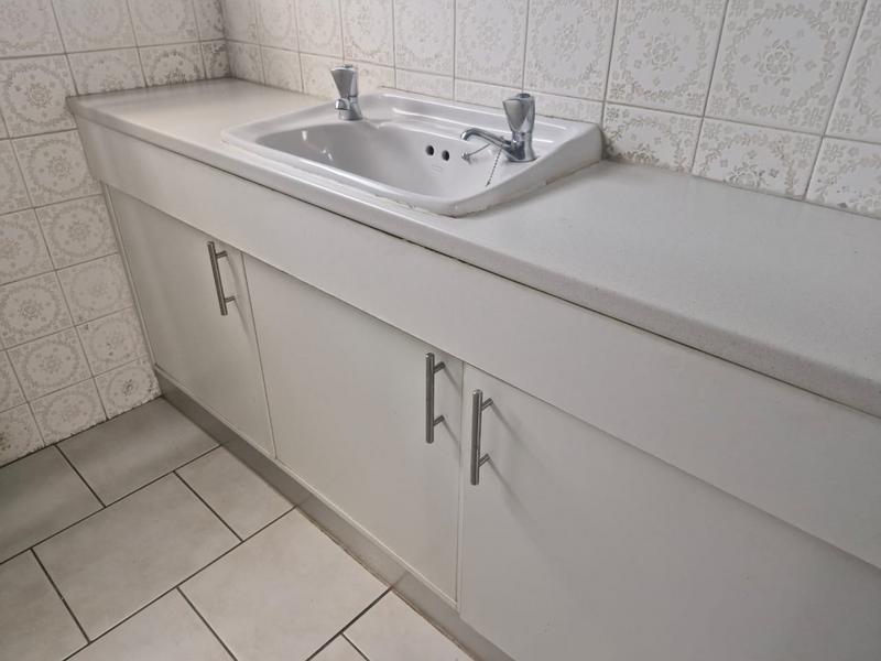To Let 3 Bedroom Property for Rent in Panorama Western Cape